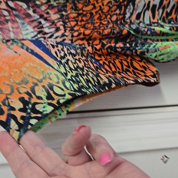 Women's Brand New Attitudes by Renee Animal Print Tunic. Size 1X - Picture 4 of 7